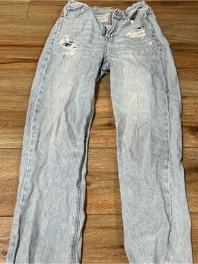 American Eagle Outfitters Light Blue Straight Jeans with Distressed Knees